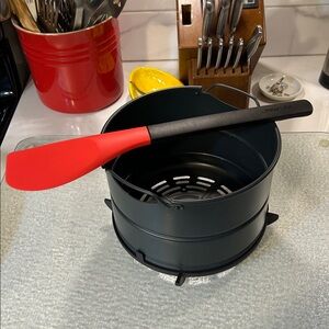 Insta pot duo crisper insert like new.